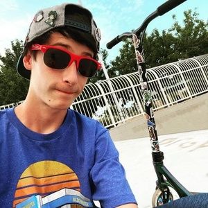 Meet your Posher, Chris